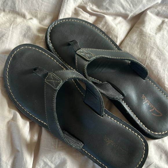 Clarks leather flip flops - Picture 1 of 4